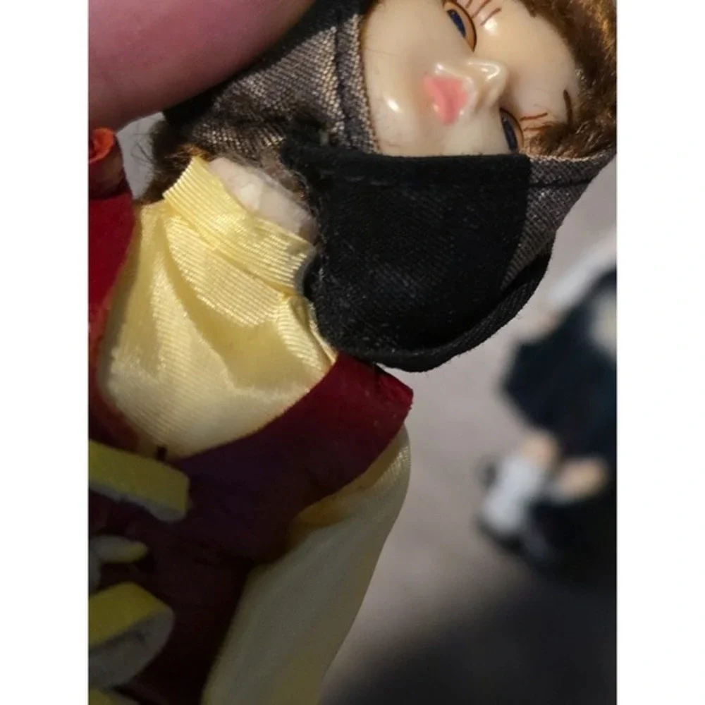 Lot Of 2 Vintage Carlson Dolls Russian Girl‎ and Scotish Girl with tags